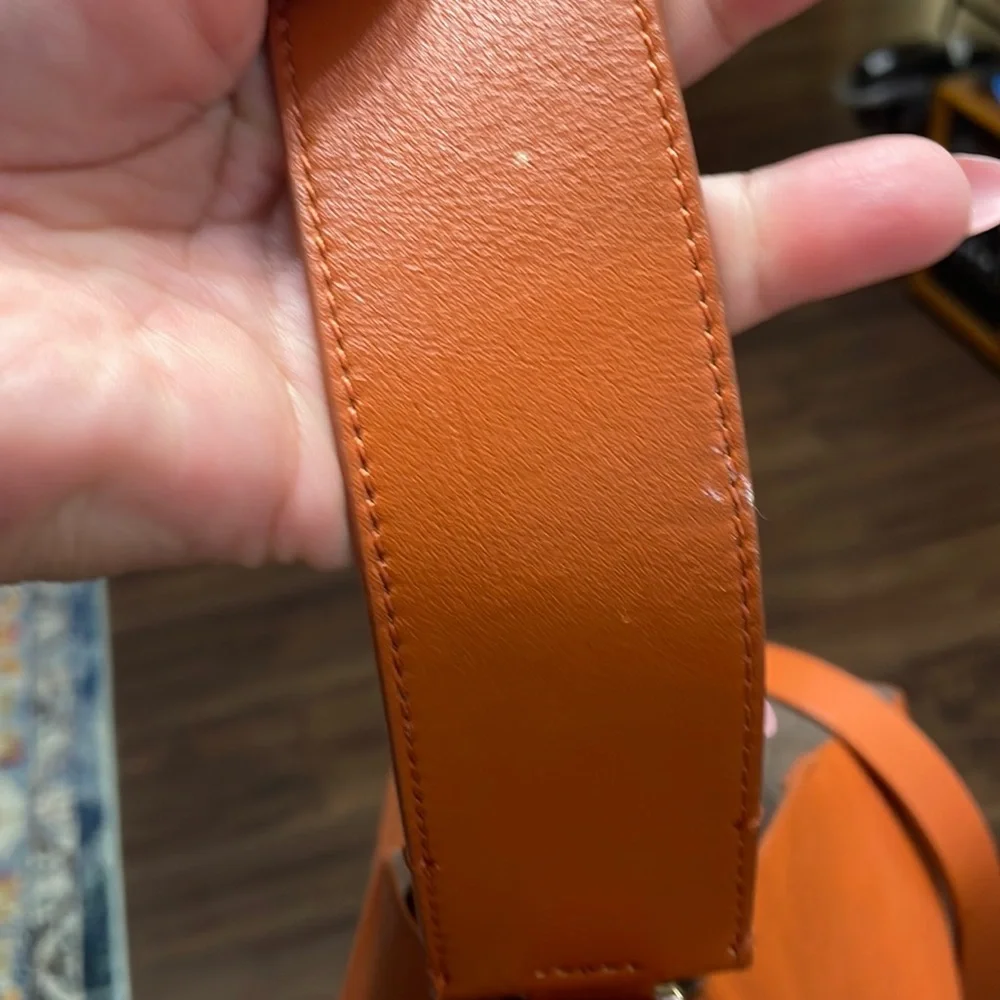 Reiss hudson leather bucket bag in hazel